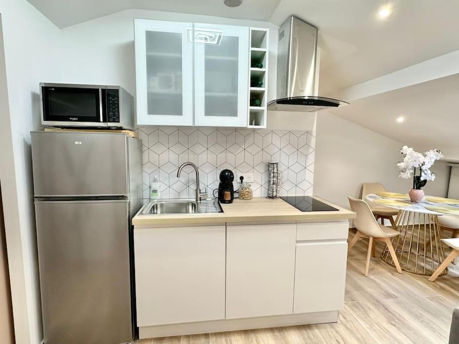 Appartement Climatise - 2Min Plage-Tram-Restaurant Nice Bagian luar foto